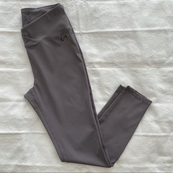 TLF High Waisted Leggings - Picture 1 of 10